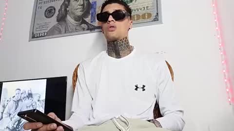 Yan online show from 03/25/26, 07:03