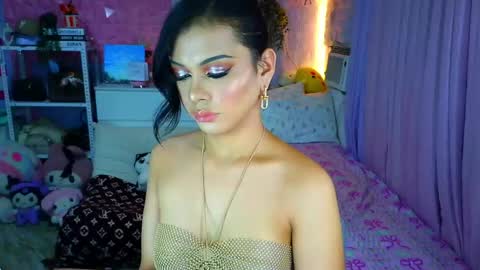 YANG AUDREY LONE online show from 05/05/26, 02:08