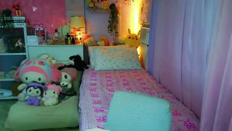 Snapshot of yang_audreylone chatting on 07/04/26, 12:39 YANG AUDREY LONE online show from 07/04/26, 12:39