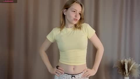 Kate online show from 10/12/25, 03:11