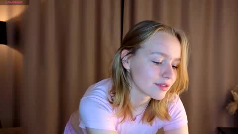 Kate online show from 10/25/25, 02:13