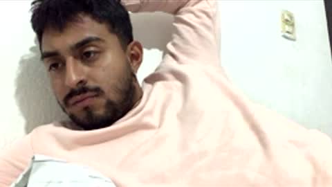 Snapshot of yanose117 chatting on 11/29/25, 04:37 Jony online show from 11/29/25, 04:37