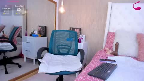 Yara Bliss  online show from 09/17/25, 11:06