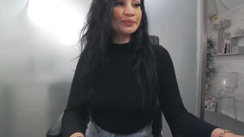 Yara online show from 04/13/26, 03:34