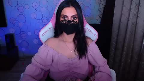 yasmina online show from 11/06/25, 07:42