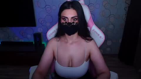yasmina online show from 06/25/26, 08:52