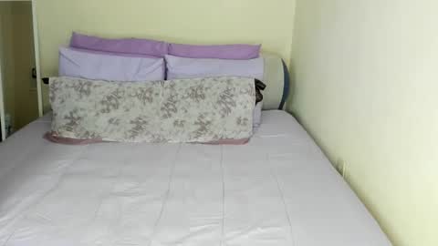 Snapshot of yasminayazzie chatting on 12/17/24, 01:50 Yasmina online show from 12/17/24, 01:50