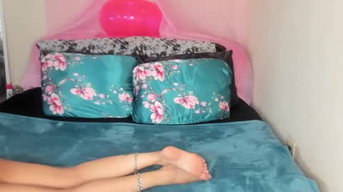 Snapshot of yasminayazzie chatting on 01/31/25, 08:22 Yasmina online show from 01/31/25, 08:22