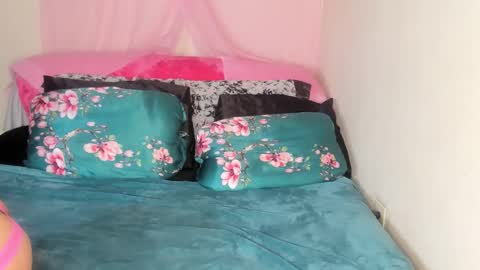 Snapshot of yasminayazzie chatting on 02/23/25, 06:49 Yasmina online show from 02/23/25, 06:49