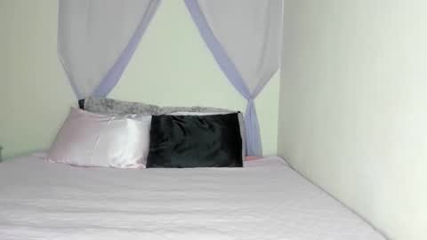 Snapshot of yasminayazzie chatting on 11/19/25, 02:55 Yasmina online show from 11/19/25, 02:55