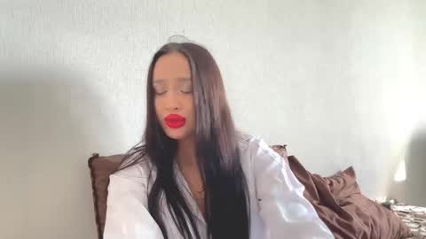 Yasmin online show from 05/06/26, 12:43
