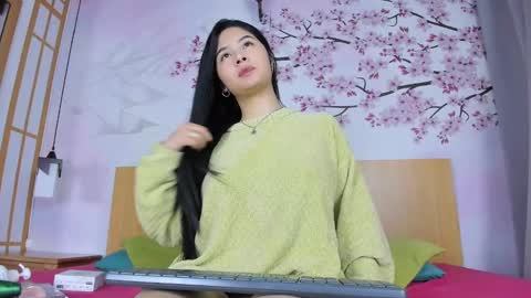 Snapshot of yasminn_scott chatting on 01/16/25, 12:53 Yasminn Scott online show from 01/16/25, 12:53