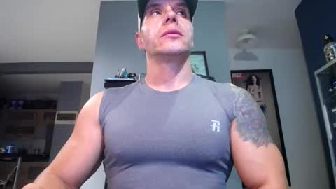 Snapshot of yatho_ chatting on 01/11/26, 01:43 yahto online show from 01/11/26, 01:43