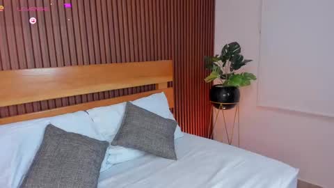 Snapshot of yaya23x chatting on 09/26/25, 01:37 yaya23x online show from 09/26/25, 01:37