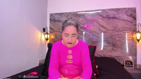 yaya____ online show from 05/26/26, 11:23