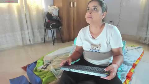 yaya____ online show from 07/23/26, 04:38