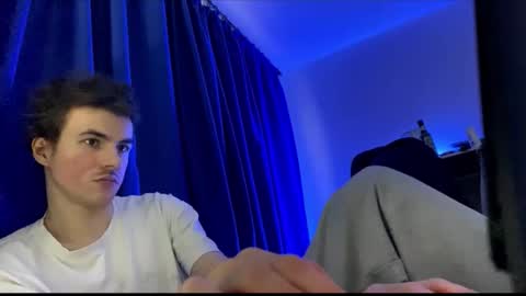 Snapshot of yayay333 chatting on 12/23/25, 10:57 yayay333 online show from 12/23/25, 10:57