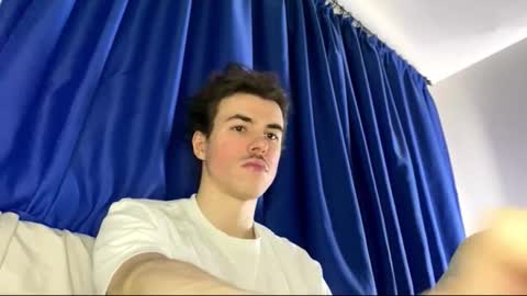 Snapshot of yayay333 chatting on 02/19/26, 11:17 yayay333 online show from 02/19/26, 11:17