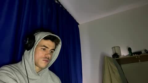 yayay333 online show from 05/18/26, 04:07