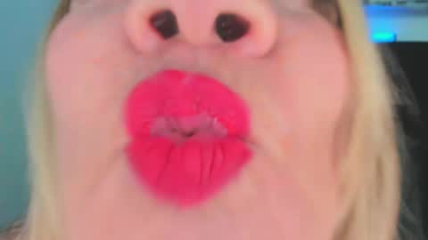 Snapshot of yayita_mature chatting on 07/13/26, 02:53 yayita online show from 07/13/26, 02:53