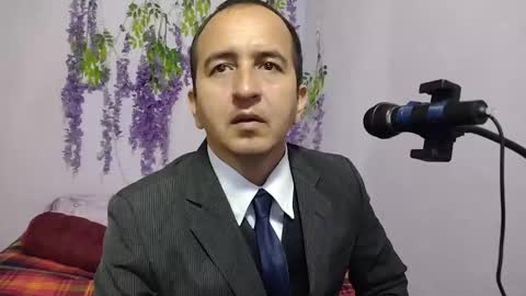 Hazzan online show from 09/18/25, 04:09