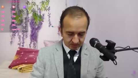 Hazzan online show from 09/28/25, 04:12