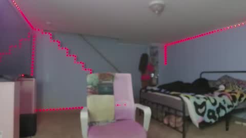 Yazmin Royal online show from 12/11/24, 02:33