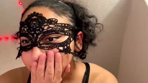 Snapshot of yazzydeleon chatting on 10/27/25, 07:01 yazzydeleon online show from 10/27/25, 07:01