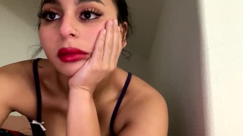 Snapshot of yazzydeleon chatting on 11/13/25, 07:18 yazzydeleon online show from 11/13/25, 07:18