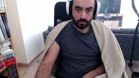 yeeaahoo online show from 11/18/25, 08:19