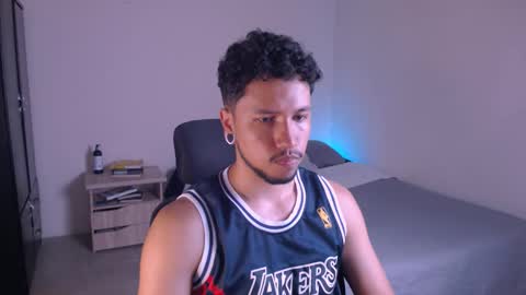 Snapshot of yeff_stone chatting on 09/21/25, 01:51 yeff online show from 09/21/25, 01:51