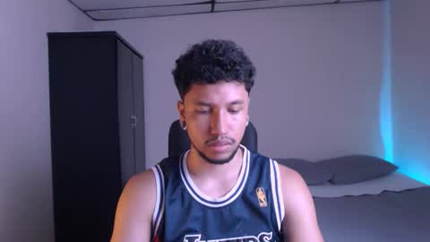 Snapshot of yeff_stone chatting on 09/25/25, 12:47 yeff online show from 09/25/25, 12:47