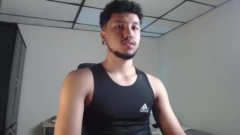 Snapshot of yeff_stone chatting on 10/23/25, 02:00 yeff online show from 10/23/25, 02:00