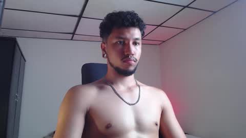 Snapshot of yeff_stone chatting on 10/24/25, 01:03 yeff online show from 10/24/25, 01:03