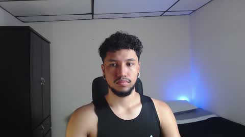 Snapshot of yeff_stone chatting on 11/07/25, 01:49 yeff online show from 11/07/25, 01:49