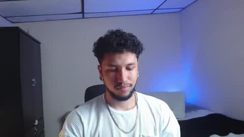 Snapshot of yeff_stone chatting on 11/08/25, 02:12 yeff online show from 11/08/25, 02:12