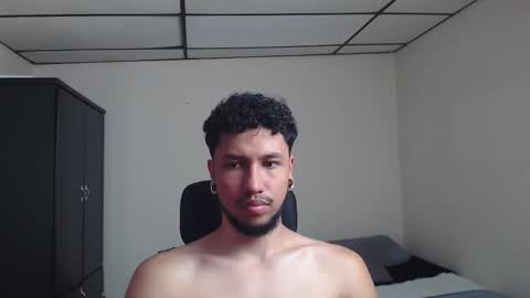 Snapshot of yeff_stone chatting on 12/13/25, 07:53 yeff online show from 12/13/25, 07:53