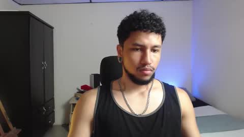 Snapshot of yeff_stone chatting on 12/17/25, 12:49 yeff online show from 12/17/25, 12:49