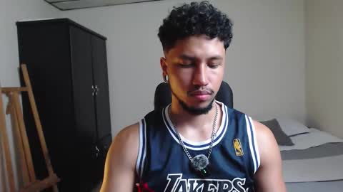 Snapshot of yeff_stone chatting on 12/20/25, 01:12 yeff online show from 12/20/25, 01:12