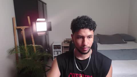 Snapshot of yeff_stone chatting on 02/11/26, 11:32 yeff online show from 02/11/26, 11:32