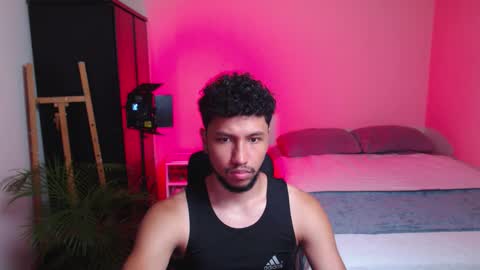 Snapshot of yeff_stone chatting on 02/15/26, 01:13 yeff online show from 02/15/26, 01:13