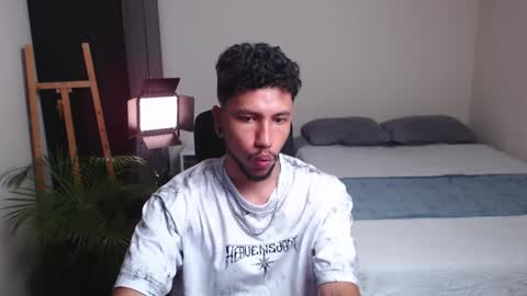 Snapshot of yeff_stone chatting on 02/20/26, 12:29 yeff online show from 02/20/26, 12:29