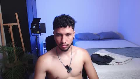 Snapshot of yeff_stone chatting on 02/22/26, 01:40 yeff online show from 02/22/26, 01:40