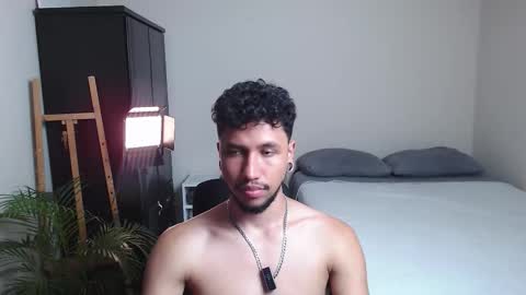 Snapshot of yeff_stone chatting on 02/26/26, 02:10 yeff online show from 02/26/26, 02:10