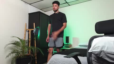 Snapshot of yeff_stone chatting on 02/26/26, 11:48 yeff online show from 02/26/26, 11:48