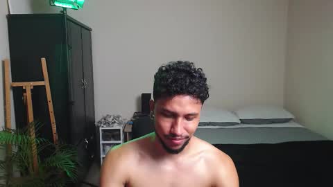 Snapshot of yeff_stone chatting on 02/28/26, 01:17 yeff online show from 02/28/26, 01:17