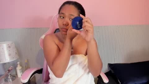 yeika_foxy online show from 11/19/25, 11:21