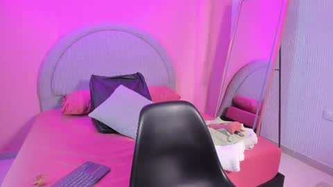 Snapshot of yeika_foxy chatting on 06/18/26, 11:36 yeika_foxy online show from 06/18/26, 11:36