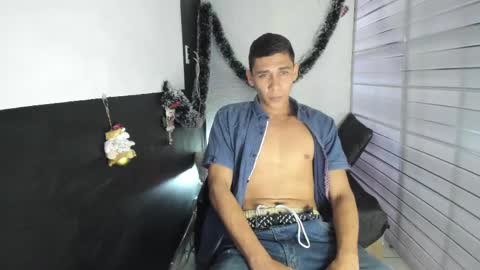 yeison_77 online show from 12/20/24, 01:47