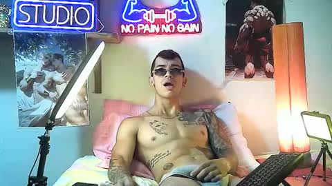 Snapshot of yeisoncastellanos1999 chatting on 10/01/25, 06:25 yeisoncastellanos1999 online show from 10/01/25, 06:25